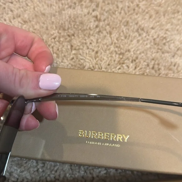 Burberry Aviator Dark Green Sunglasses with Black Case - Picture 7 of 8